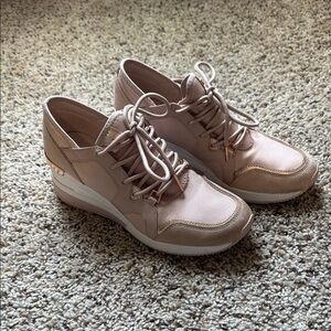 Michael Kors Women's Pink wedge Sneakers